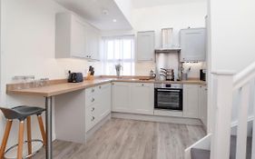 Livingstone Street Apartments With Free Parking